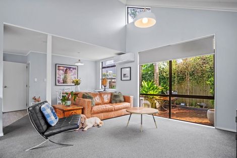 Photo of property in 1/25a Beach Road, Te Atatu Peninsula, Auckland, 0610
