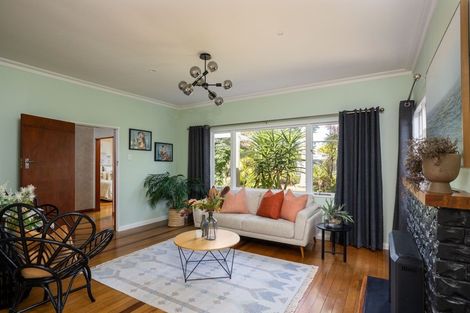 Photo of property in 65 Paynters Avenue, Strandon, New Plymouth, 4312