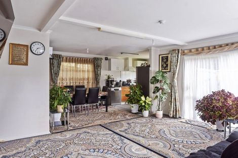 Photo of property in 15 Sari Place, Massey, Auckland, 0614