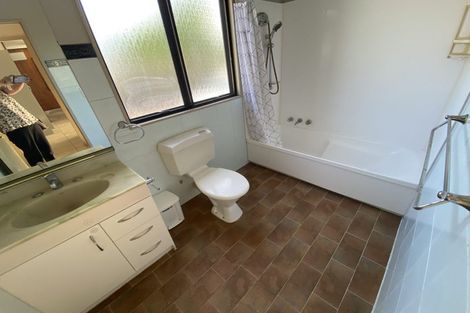 Photo of property in 48 De Quincey Terrace, Highland Park, Auckland, 2010