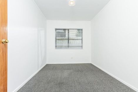 Photo of property in 60a Tiroroa Avenue, Te Atatu South, Auckland, 0610