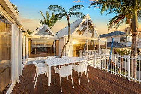 Photo of property in 25 Oakpark Place, West Harbour, Auckland, 0618