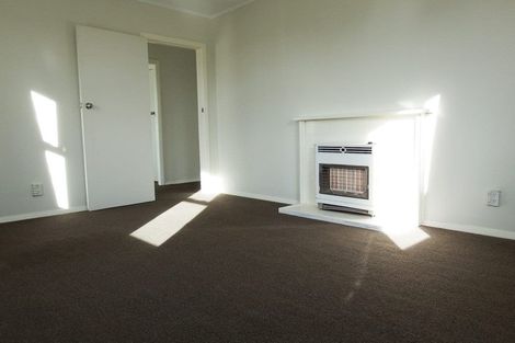 Photo of property in 3 Sutton Place, Hawera, 4610