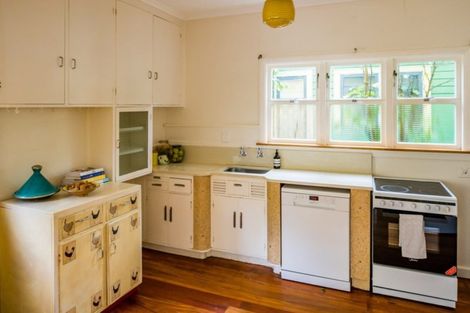 Photo of property in 147 Muritai Road, Eastbourne, Lower Hutt, 5013