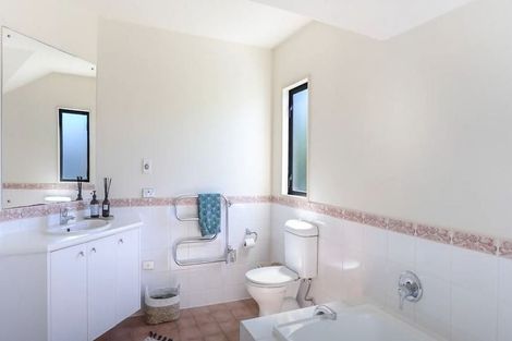 Photo of property in 40a Thornycroft Street, Fendalton, Christchurch, 8052