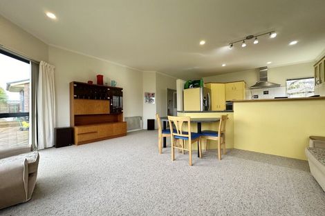 Photo of property in 5 Birkinshaw Grove, Riverstone Terraces, Upper Hutt, 5018
