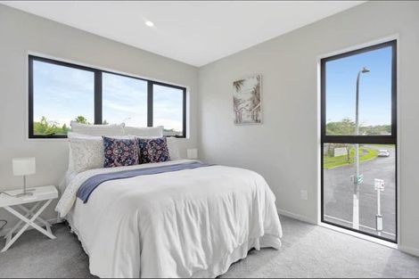 Photo of property in 49a Riverton Drive, Randwick Park, Auckland, 2105