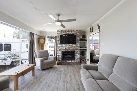 Photo of property in 8 Wairau Place, Kelvin Grove, Palmerston North, 4414