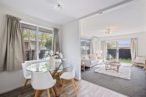 Photo of property in 2/2 Queenspark Drive, Parklands, Christchurch, 8083