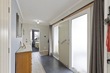 Photo of property in 8 Wairau Place, Kelvin Grove, Palmerston North, 4414