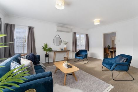 Photo of property in 10 Cambridge Street, Tawa, Wellington, 5028