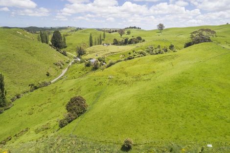Photo of property in 18 Marshall Road, Hunterville, 4730