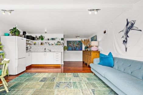 Photo of property in 11 Pigeon Place, Tawharanui Peninsula, Warkworth, 0986