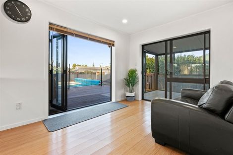 Photo of property in 3 Elrita Place, Conifer Grove, Takanini, 2112