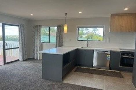 Photo of property in 1/40c West Coast Road, Glen Eden, Auckland, 0602
