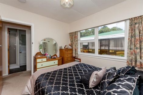 Photo of property in 18 Beaumont Crescent, Frankleigh Park, New Plymouth, 4310