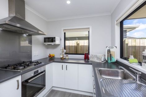 Photo of property in 10 Reubens Farm Lane, Taita, Lower Hutt, 5011