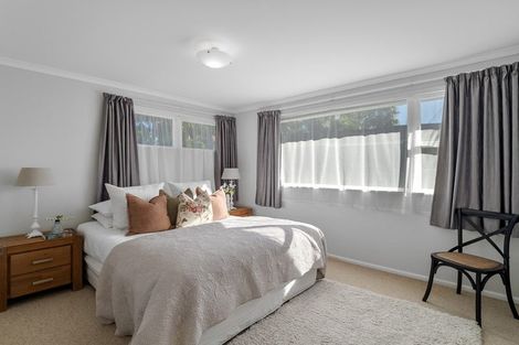 Photo of property in 8 Weatherly Road, Torbay, Auckland, 0630