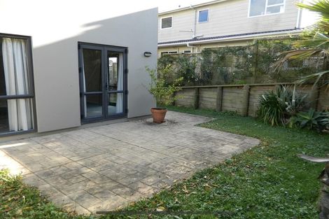 Photo of property in 2/26a Dallinghoe Crescent, Milford, Auckland, 0620