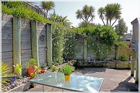 Photo of property in 50 Signal Street, Foxton Beach, Foxton, 4815