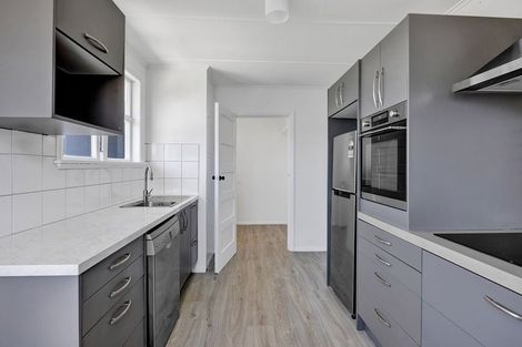 Photo of property in 2 Waihi Road, Hawera, 4610