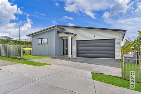 Photo of property in 5 Byron Drury Way, Riverhead, 0820