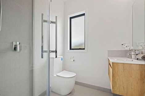 Photo of property in 2/48 Heath Street, Saint Andrews, Hamilton, 3200