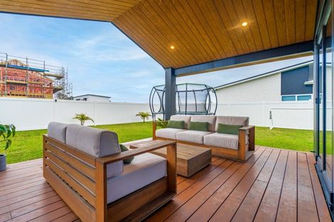Photo of property in 24 Maturiki Drive, One Tree Point, 0118