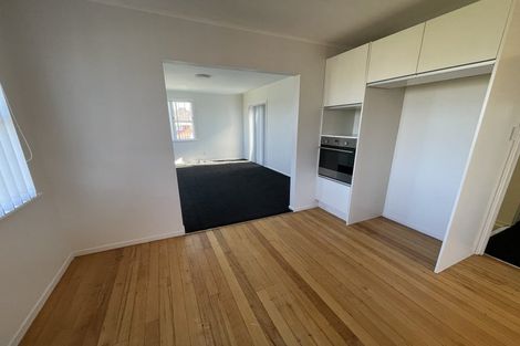 Photo of property in 57 Gloria Avenue, Te Atatu Peninsula, Auckland, 0610