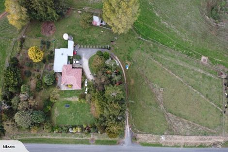 Photo of property in 205 Maunga Road, Pukeatua, 3880