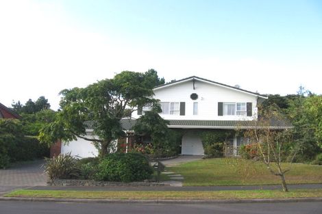 Photo of property in 5 Ravenstone Place, Chatswood, Auckland, 0626