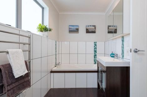 Photo of property in 29 Kiriwai Road, Paremata, Porirua, 5024