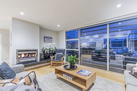 Photo of property in 2/49 Seaview Road, Castor Bay, Auckland, 0620