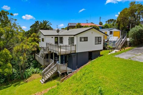 Photo of property in 26 Moffat Road, Red Beach, 0932
