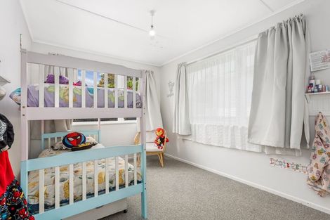 Photo of property in 16 Sasanof View, Ascot Park, Porirua, 5024