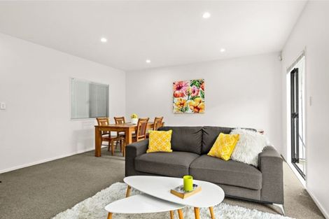 Photo of property in 15 Sun Place, Henderson, Auckland, 0612
