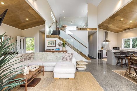 Photo of property in 72 Reid Road, Glenbrook, Waiuku, 2681