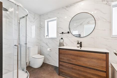 Photo of property in 12 Len Ireland Drive, Kumeu, 0810