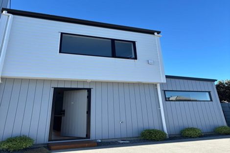 Photo of property in 13b Edgerton Road, Te Atatu Peninsula, Auckland, 0610