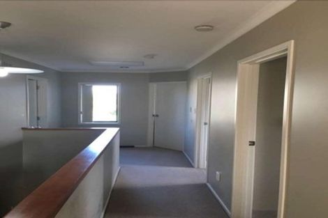 Photo of property in 4 Vicente Place, Oteha, Auckland, 0632