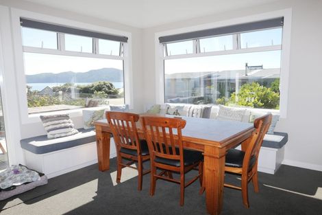 Photo of property in 104 Seaview Road, Paraparaumu Beach, Paraparaumu, 5032