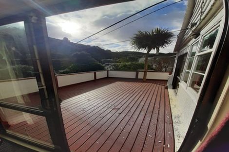 Photo of property in 38 Sunshine Avenue, Karori, Wellington, 6012