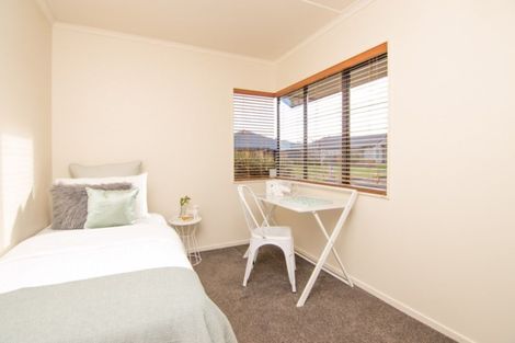 Photo of property in 8 Sorrento Place, Kelvin Grove, Palmerston North, 4414