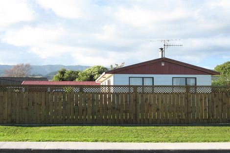 Photo of property in 46 Freemans Road, Otaki, 5512
