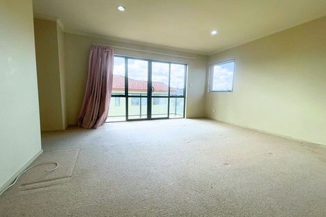 Photo of property in 111 Hugh Green Drive, Pinehill, Auckland, 0632