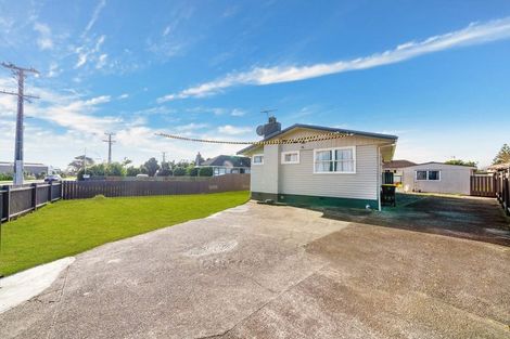Photo of property in 79 Tidal Road, Mangere, Auckland, 2022