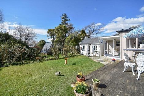 Photo of property in 7 Castle Street, Waihola, Milton, 9073