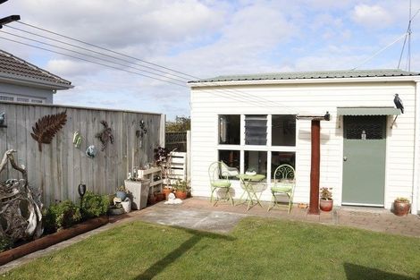 Photo of property in 4 Smithfield Road, College Estate, Whanganui, 4500