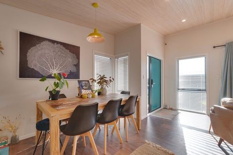 Photo of property in 37 Seagrass Place, Otaki Beach, Otaki, 5512