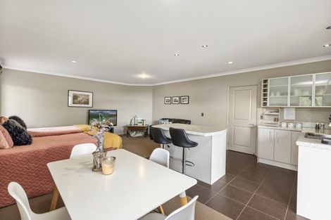 Photo of property in 2 Parnwell Place, Ohauiti, Tauranga, 3112